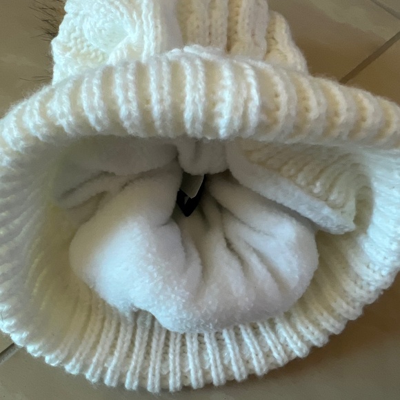 2866 Cirque Mountain Apparel faux fur white hat - Picture 4 of 8